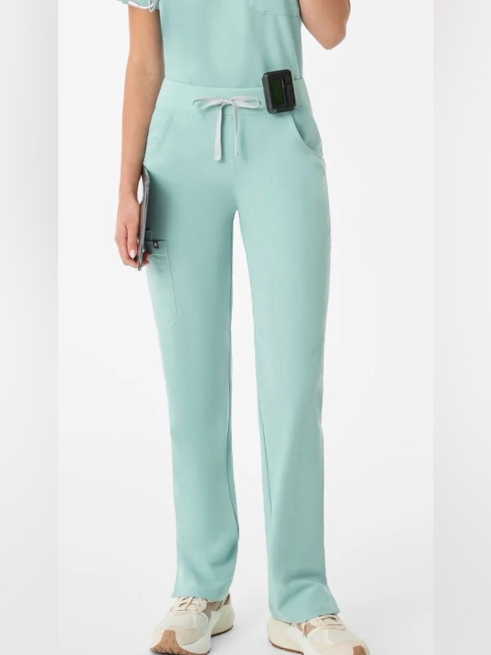 Women’s Figs Kade Scrub Pants in Seaglass Size Small